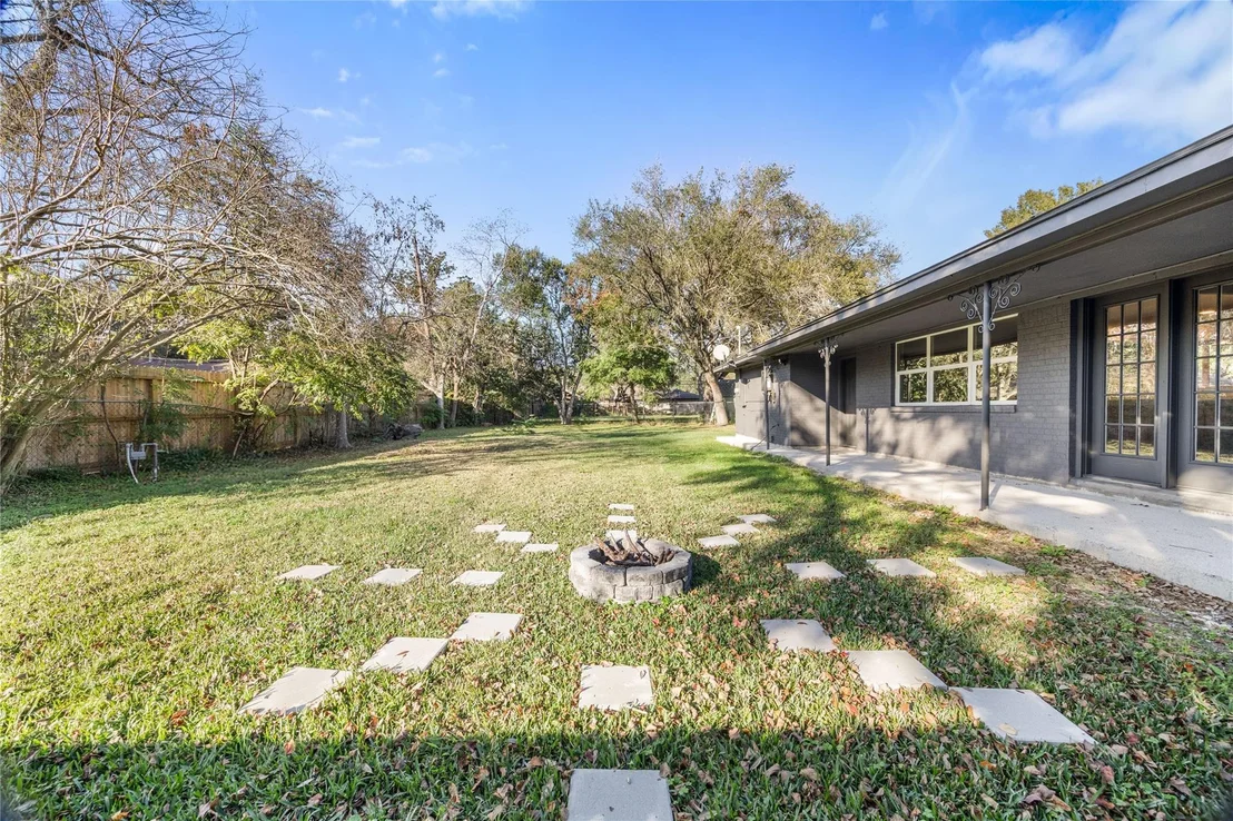 Photo of 11106 Huggins Drive
