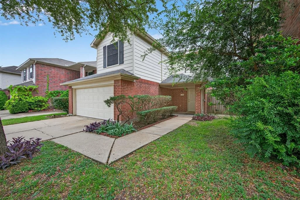 Photo of 8206 Golf Green Circle