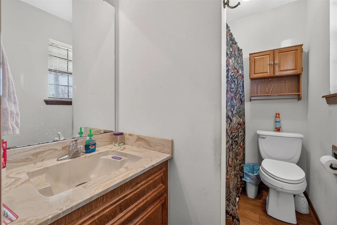 Photo of 281 Lakeshore N