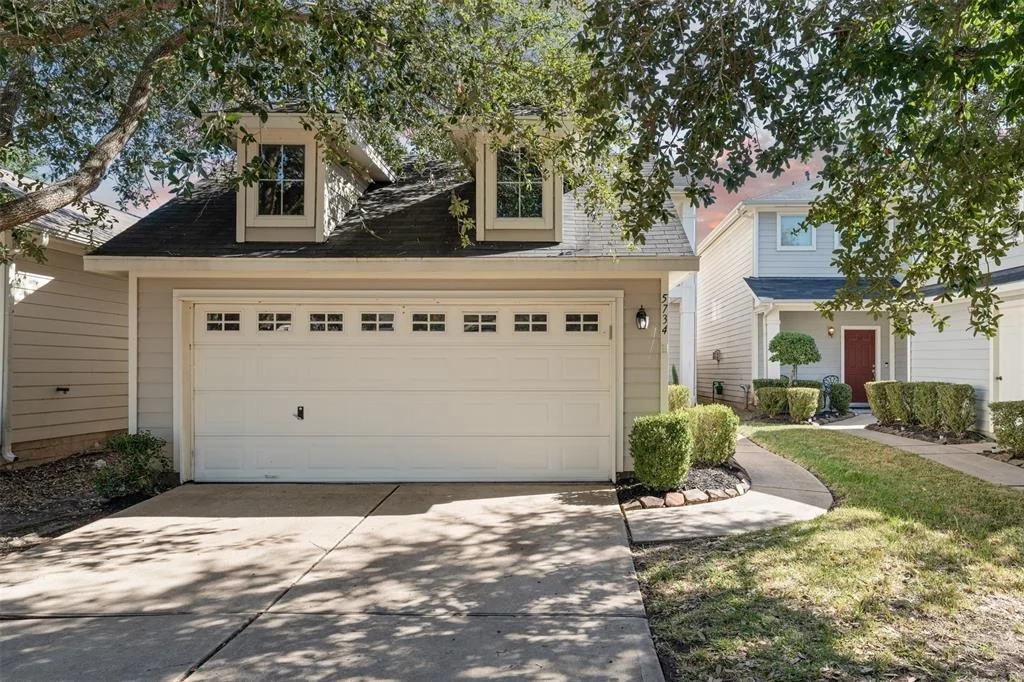 Photo of 5734 Silver Oak