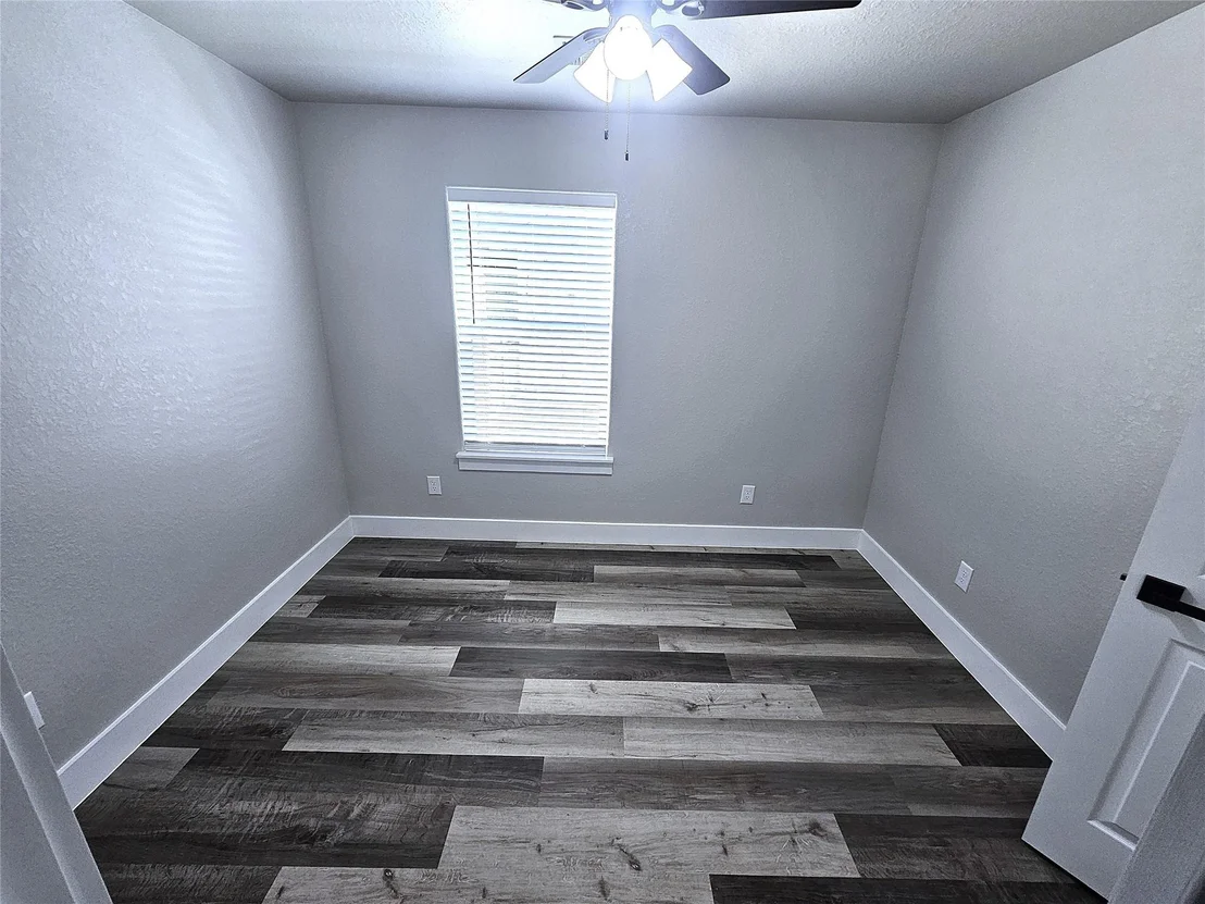 Photo of 1005 Robinhood Lane