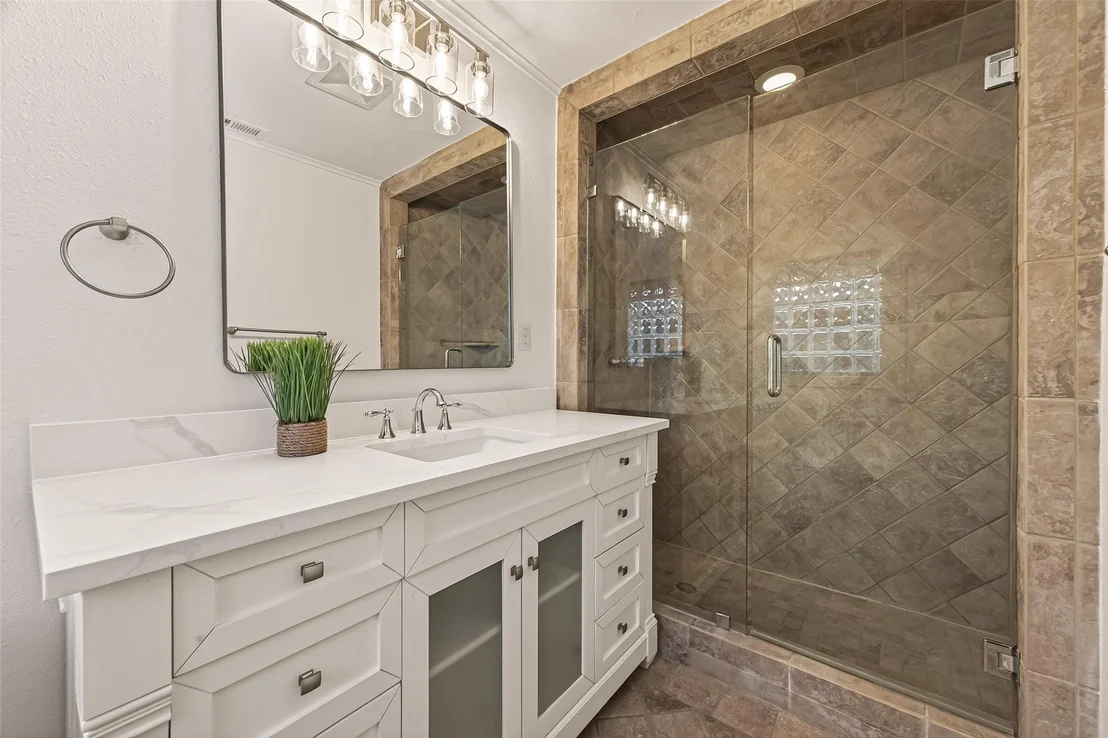 Photo of 4862 Creekbend Drive