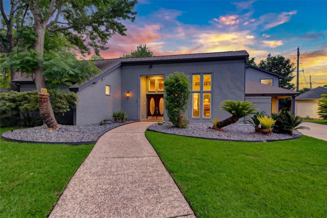 Photo of 1026 Riverlace Drive