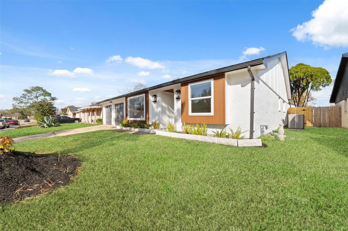 Photo of 15326 E Hampton Circle