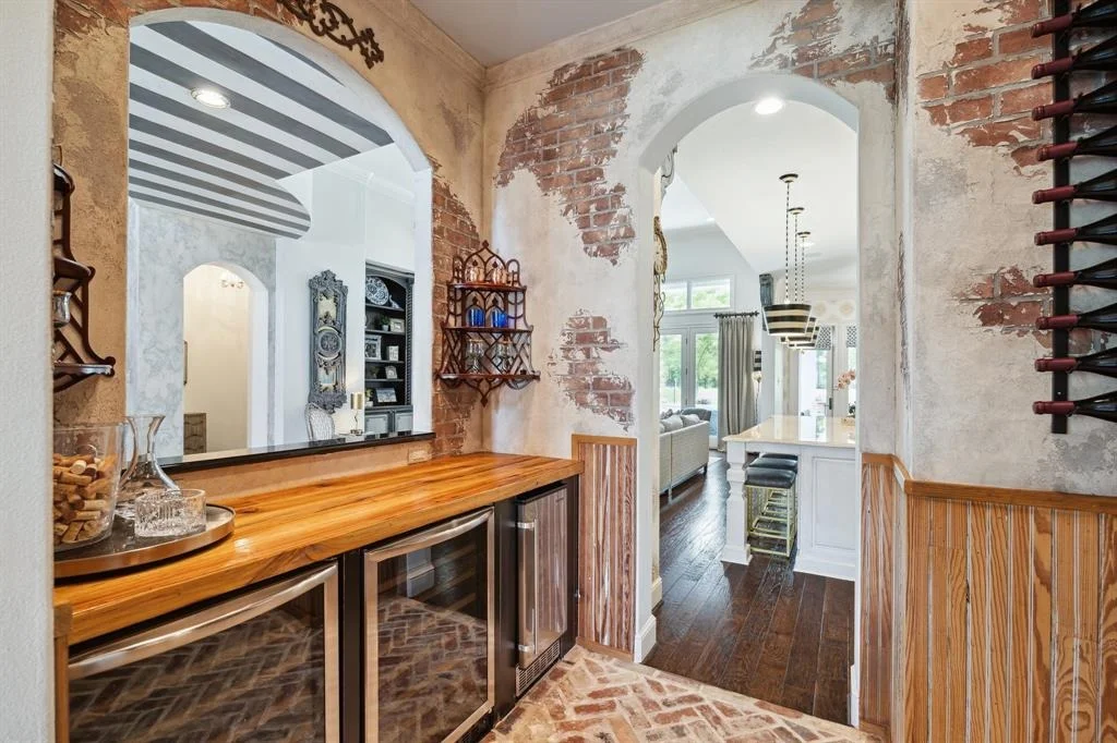 Photo of 23 E Loftwood Circle