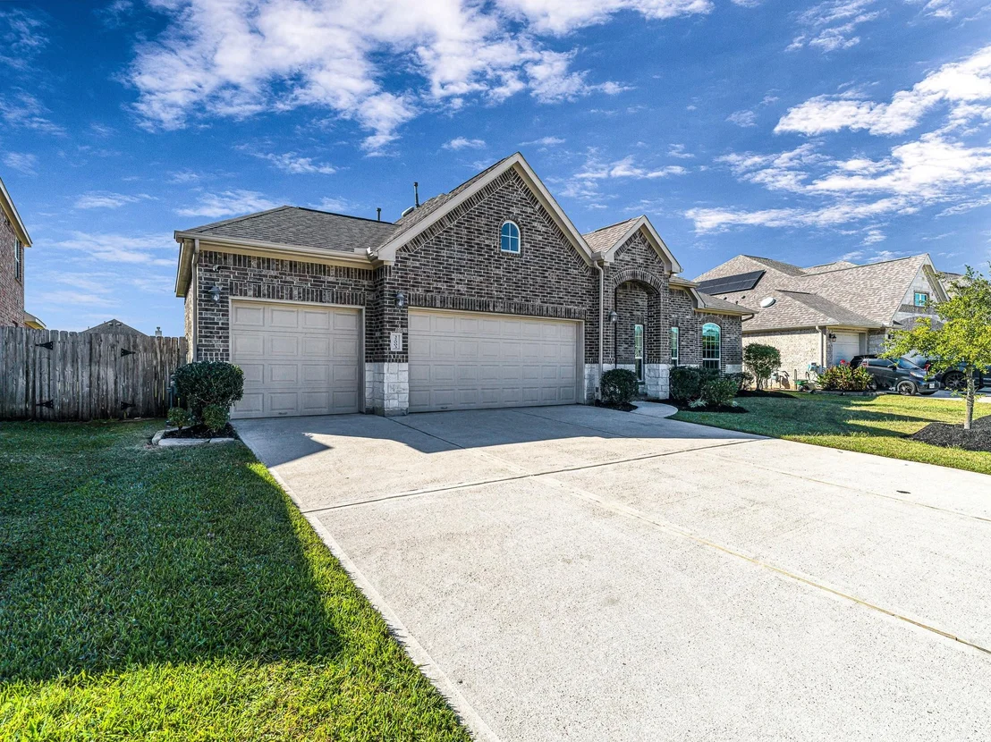 Photo of 32003 Casa Linda Drive
