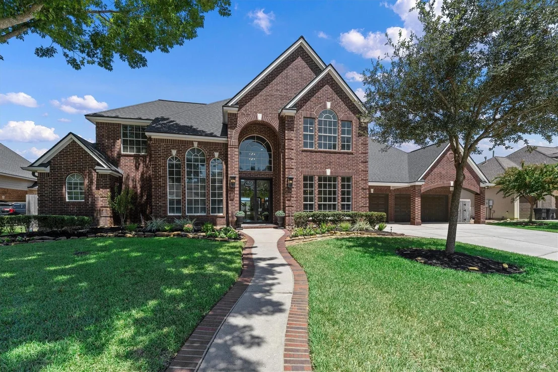 Photo of 15206 Hilltop View Drive