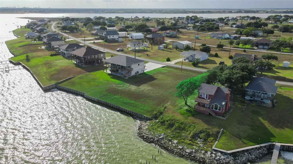 Photo of 1664 W Bayshore Drive