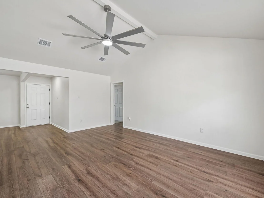 Photo of 7110 Log View Drive
