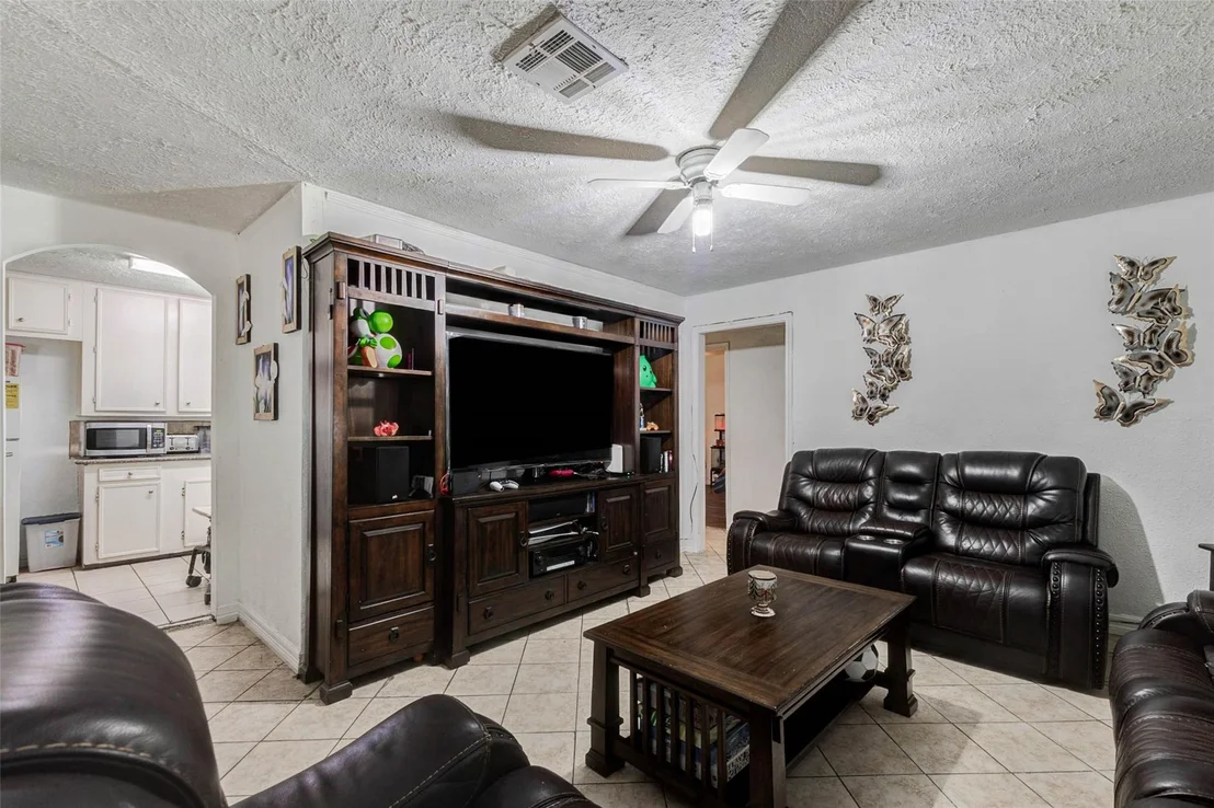 Photo of 1607 Beusch Drive