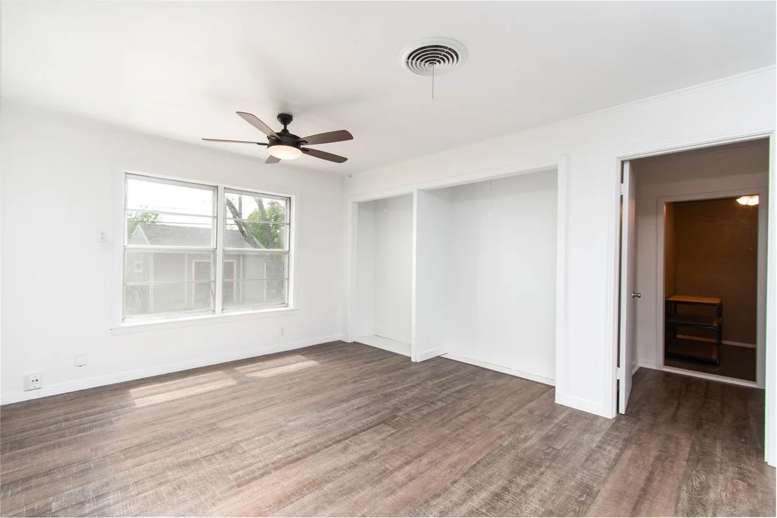 Photo of 301 E Walker Avenue