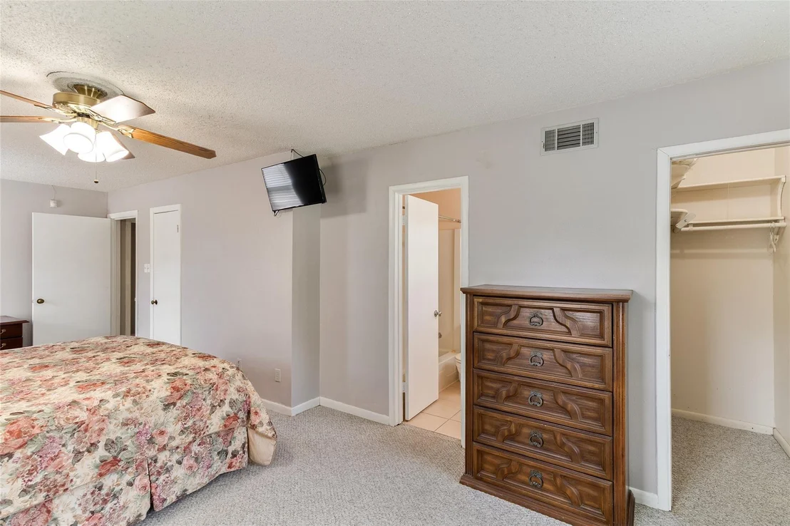 Photo of 1502 W 11th Street
