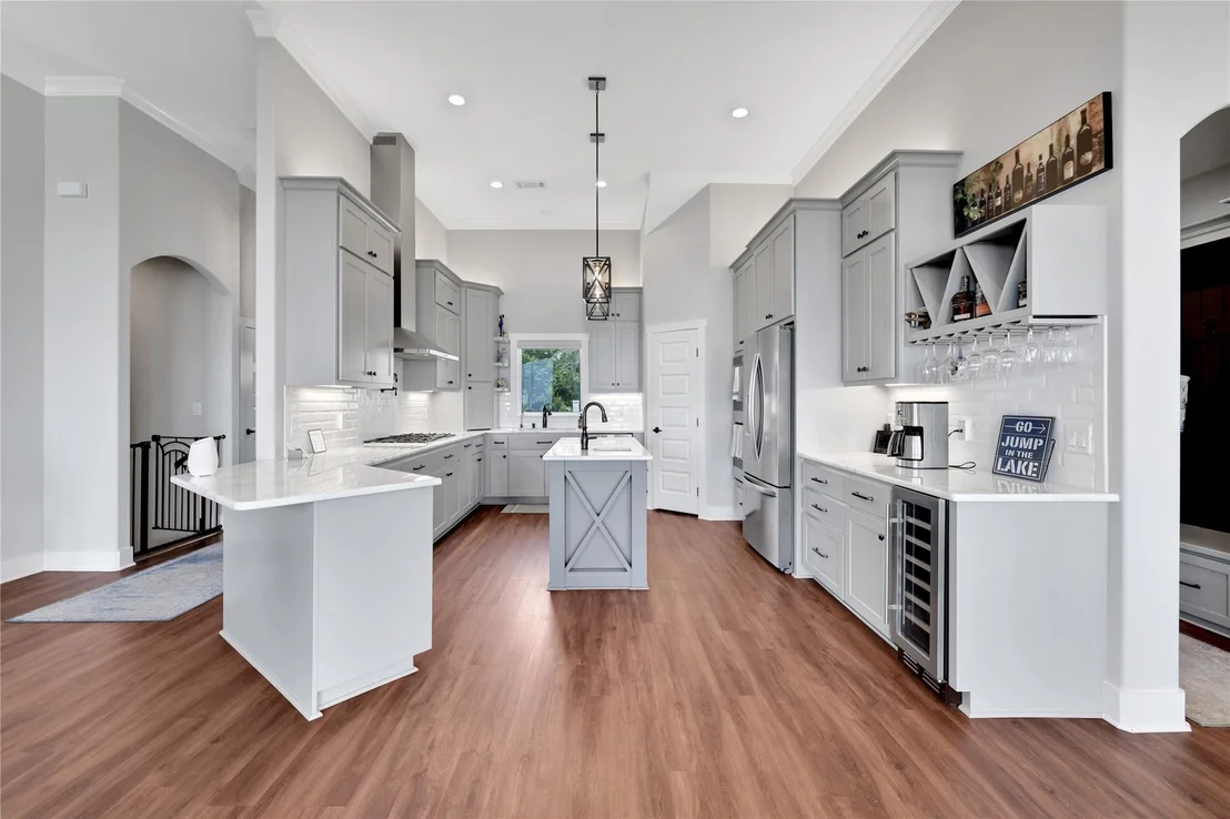 Photo of 230 Legacy Boulevard