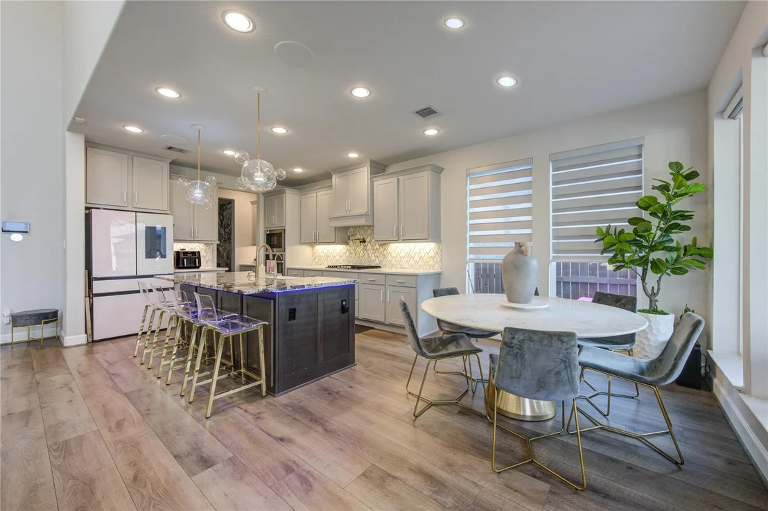 Photo of 1815 Longcroft Lane