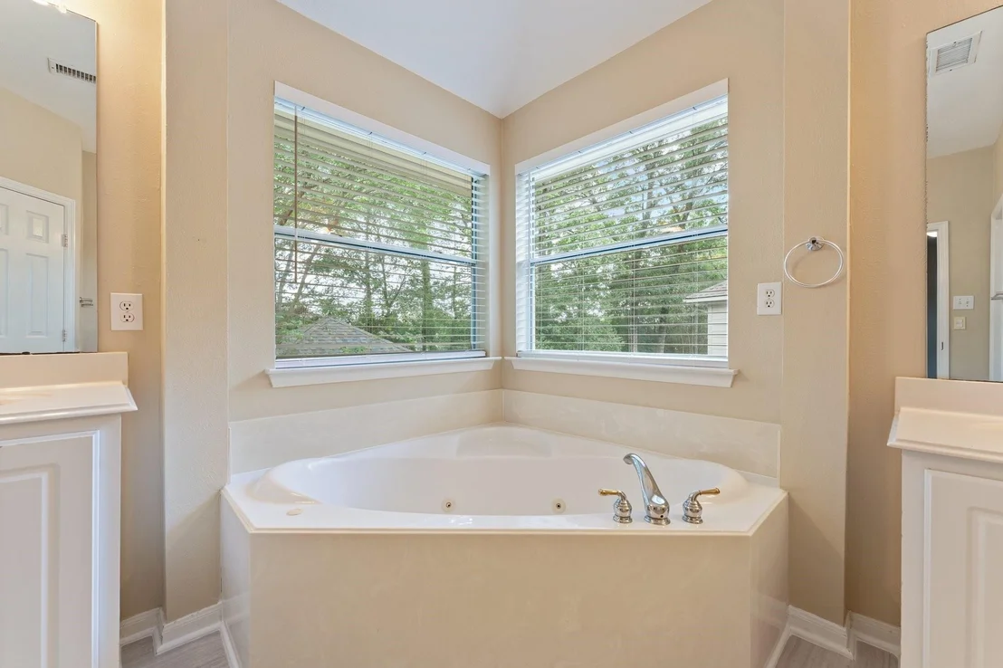Photo of 71 N Acacia Park Circle