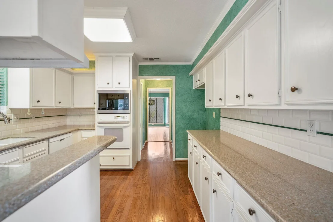 Photo of 17214 Hill View Lane