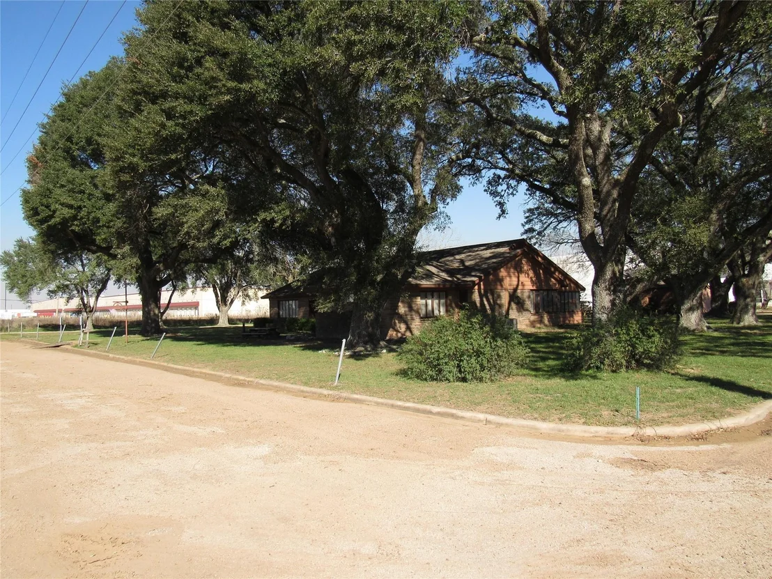 Photo of 2119 Woods Road