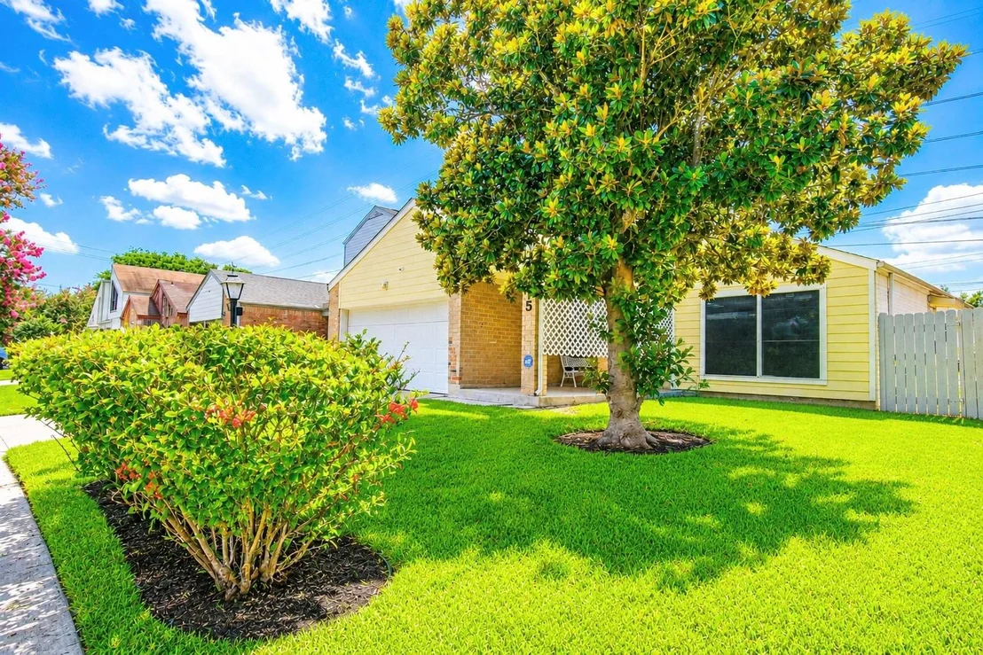 Photo of 8615 Belle Park Drive