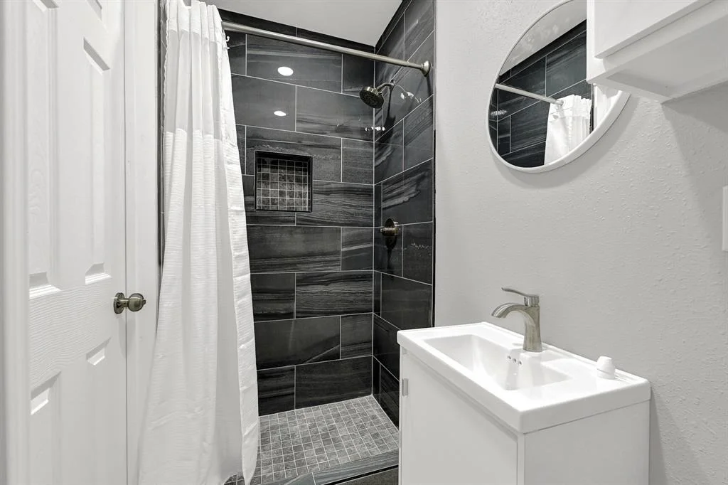 Photo of 3226 Bernard Street