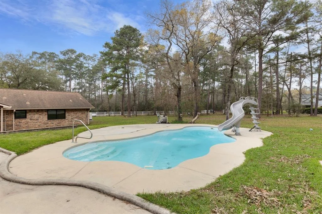Photo of 16202 Surrey Lane