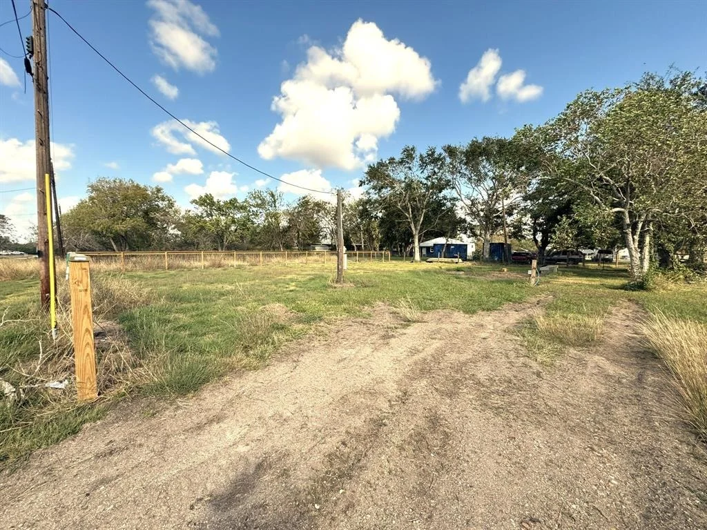 Photo of 118 Old River Road S