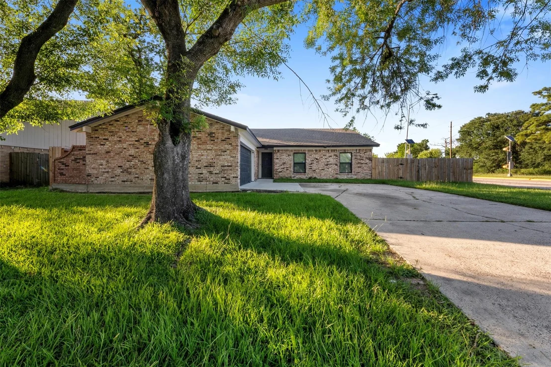 Photo of 6502 Trail Valley Way
