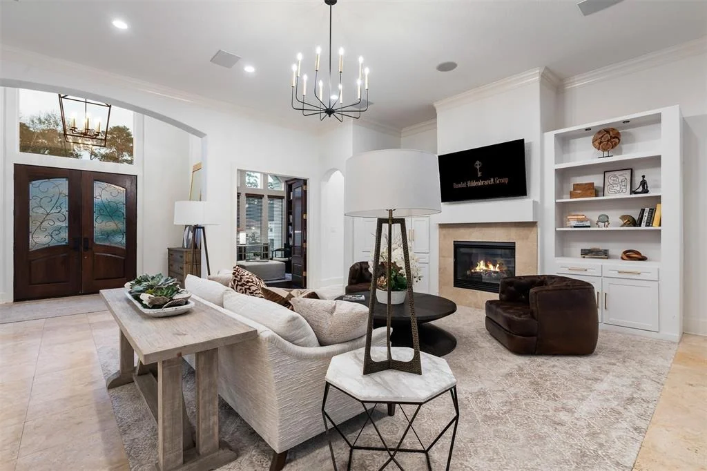 Photo of 337 W Pines Drive