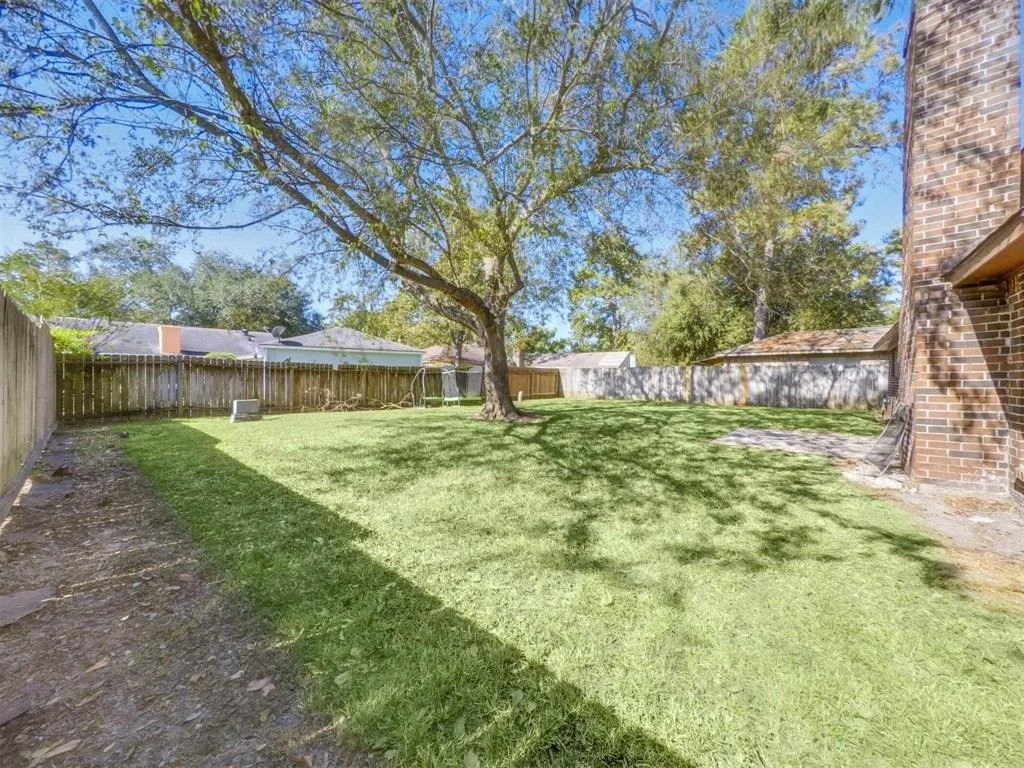 Photo of 23823 English Oak Drive