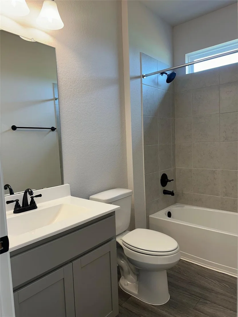 Photo of 672 Woodhaven Lakes Drive