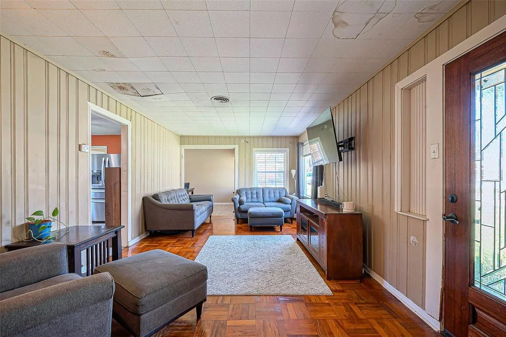 Photo of 230 Grammar Road