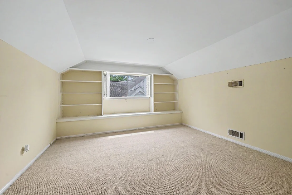 Photo of 7827 Meadowbriar Lane
