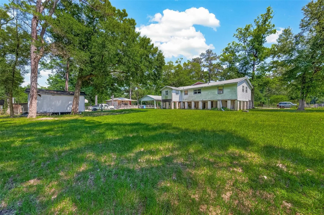 Photo of 25080 Lakeshore Drive