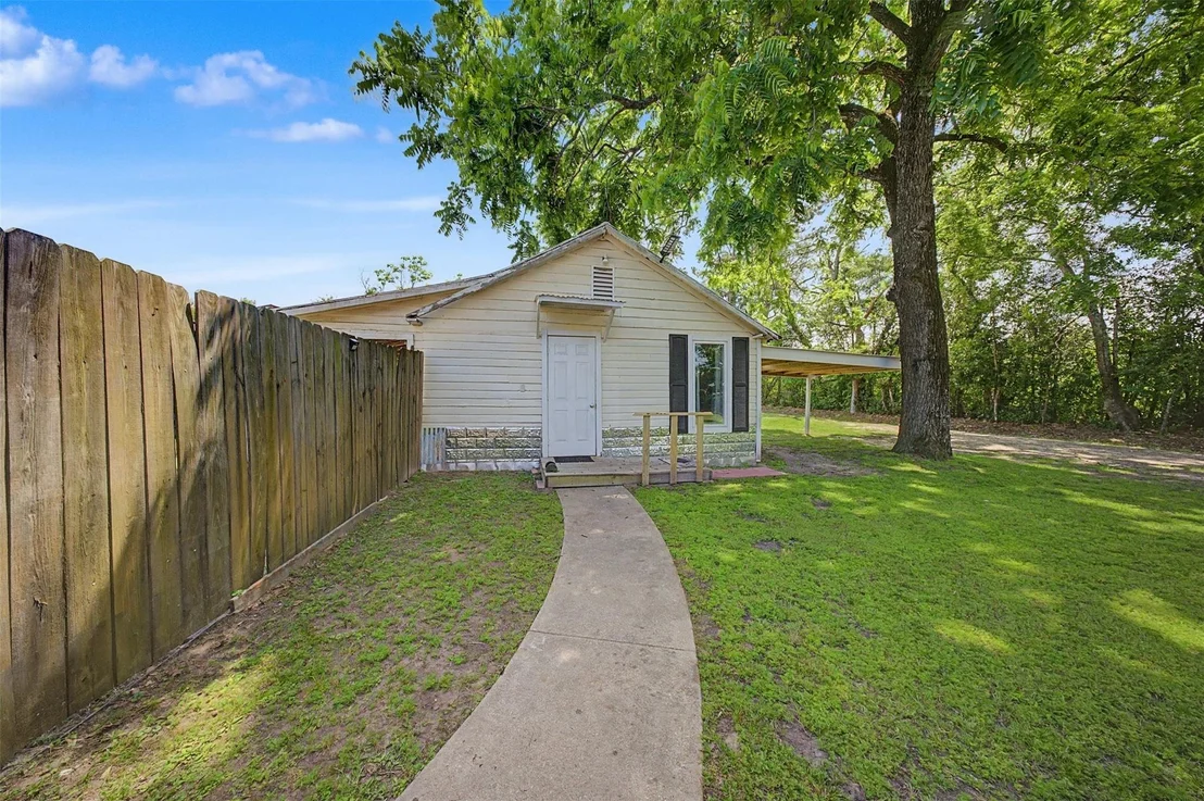 Photo of 1442 Johnson Drive