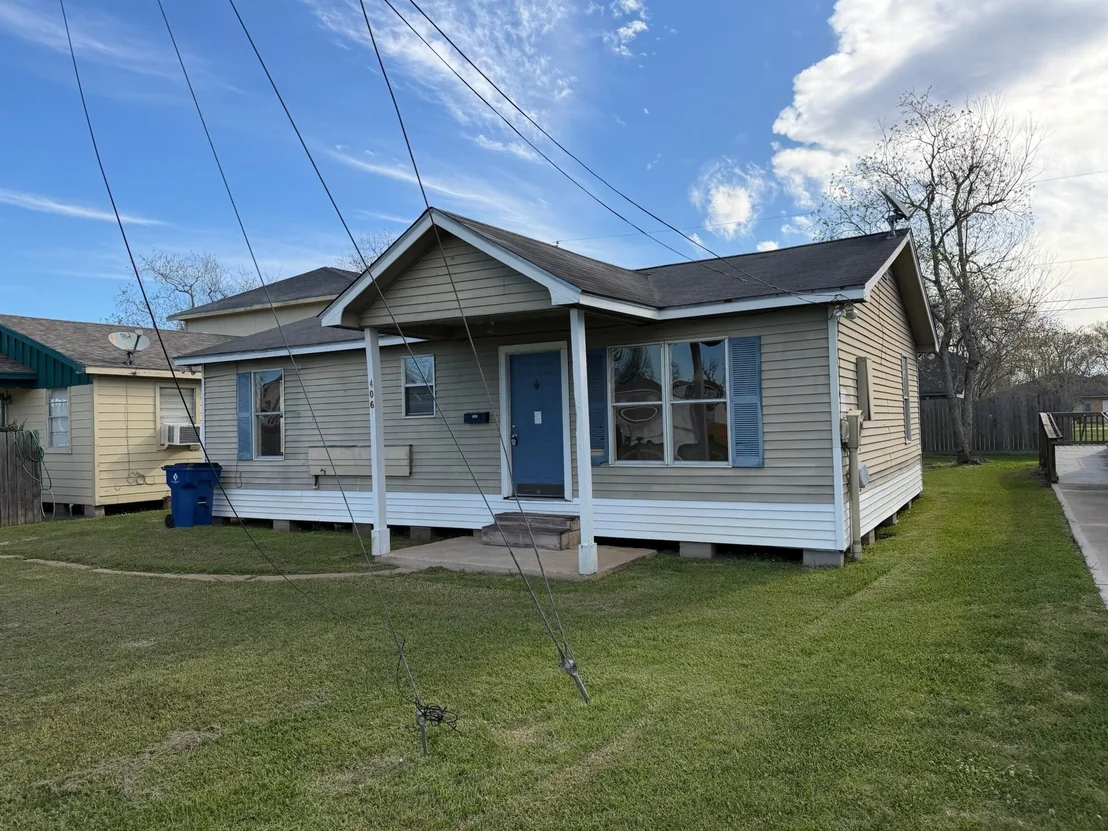 Photo of 406 Snow Drive