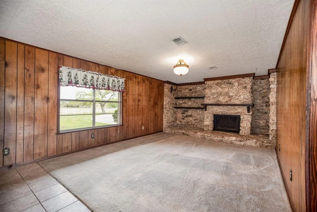 Photo of 587 Seakist Road
