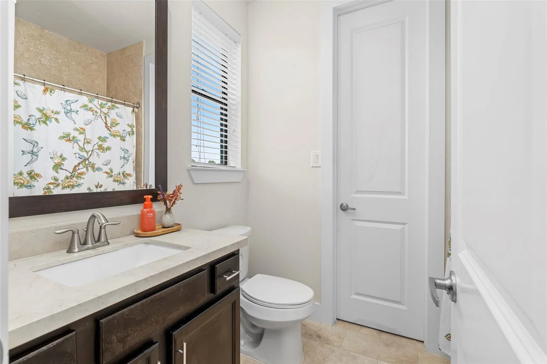 Photo of Unit E at 2609 Riverside Drive