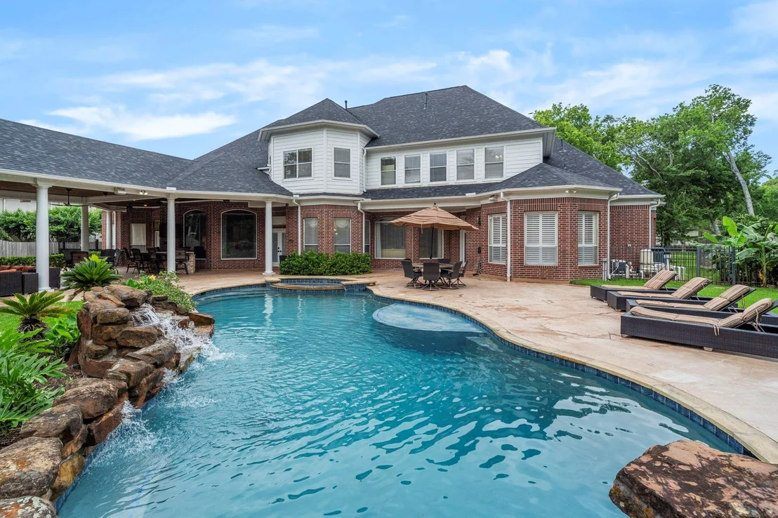 Photo of 8214 Forest Gate Drive