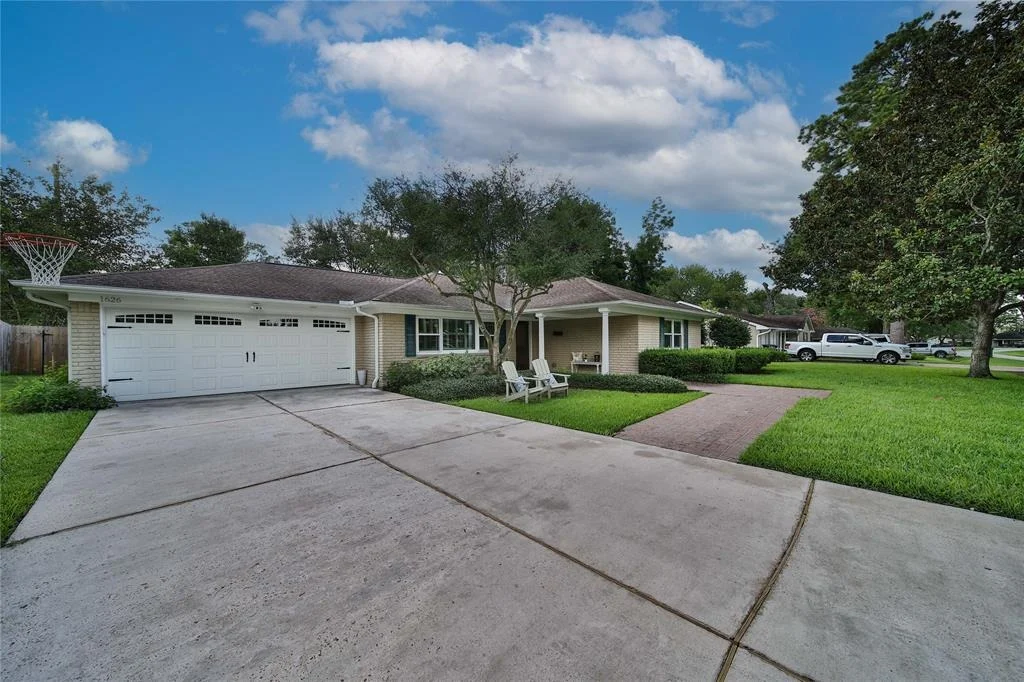Photo of 1626 Springwood Drive