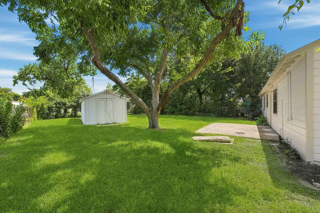 Photo of 2401 Windsor Lane