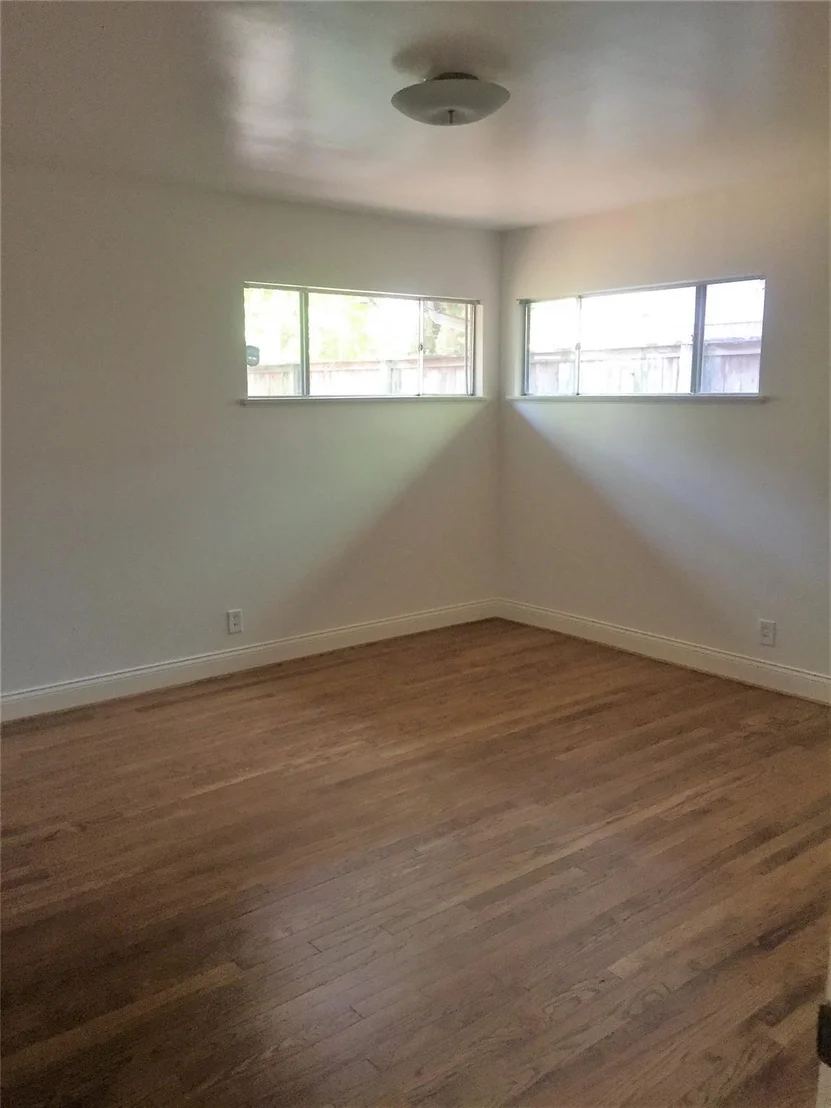 Photo of 8719 Manhattan Drive