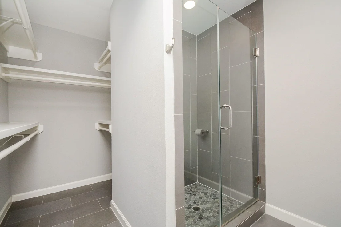 Photo of 7926 Ridgeview Drive