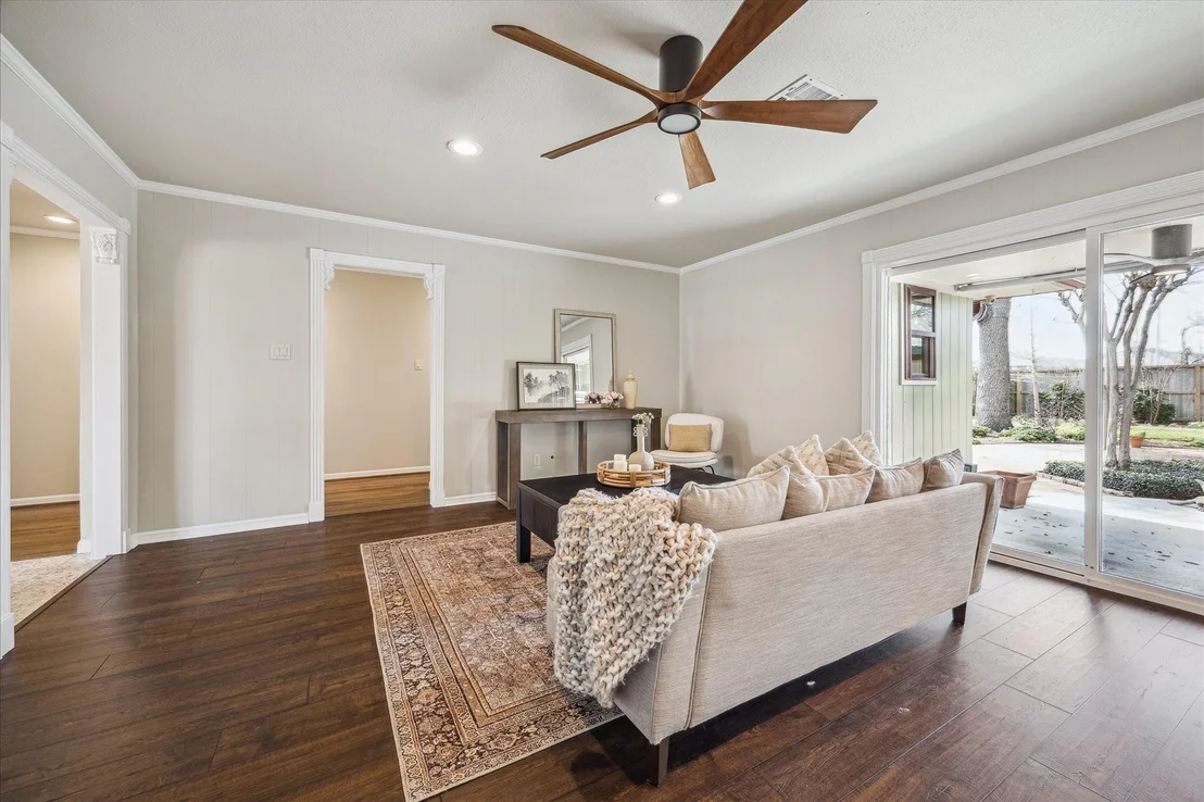 Photo of 1251 Clovis