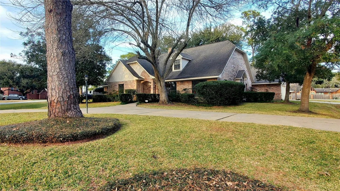 Photo of 710 Bayou Crest Circle