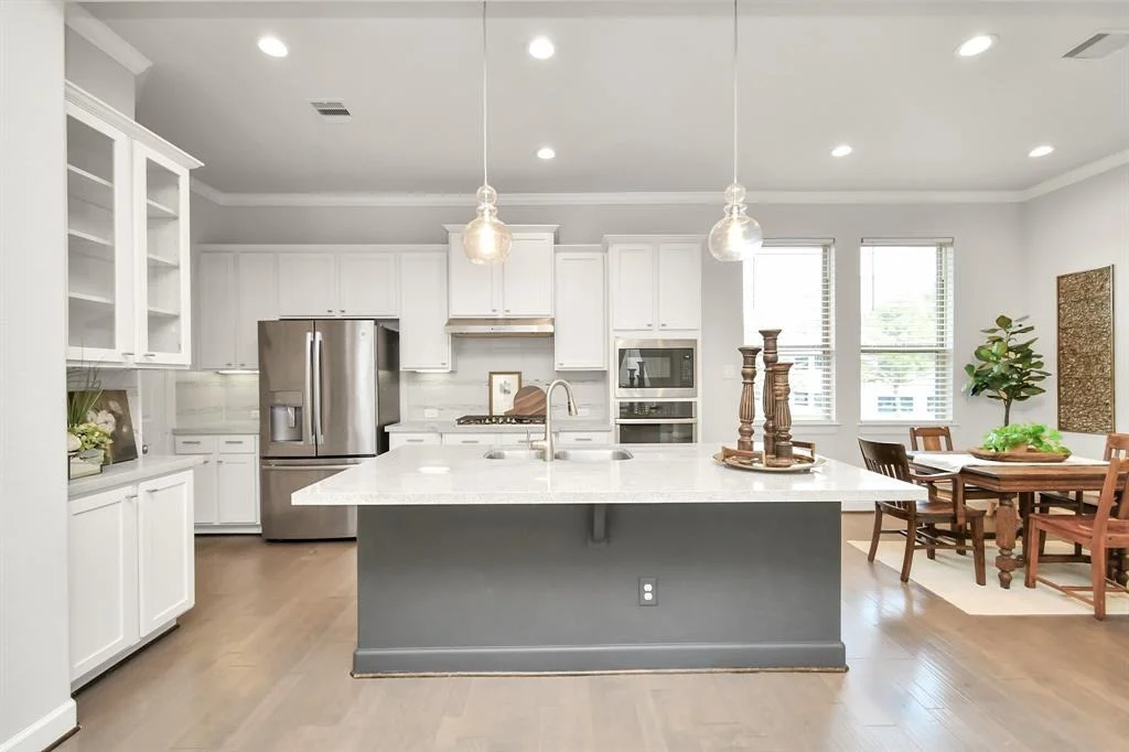 Photo of 4015 Centre Glen Drive