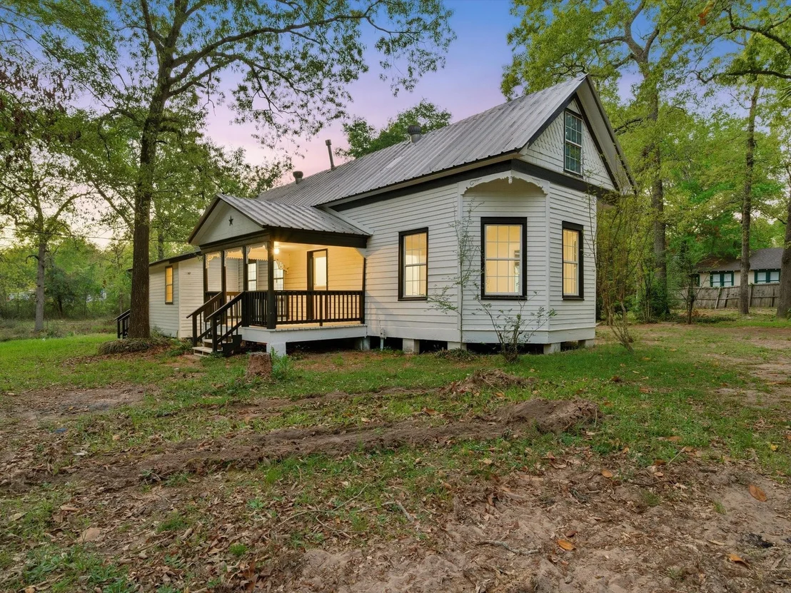 Photo of 16958 Cedar Road