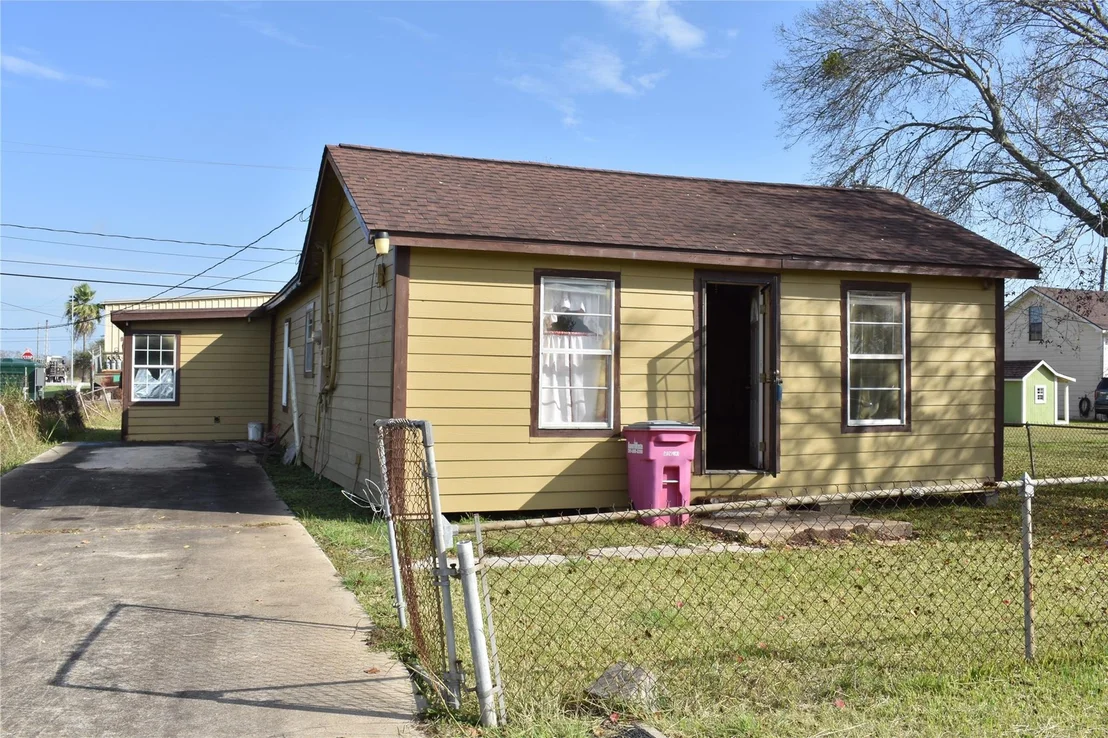Photo of 22 N Avenue D