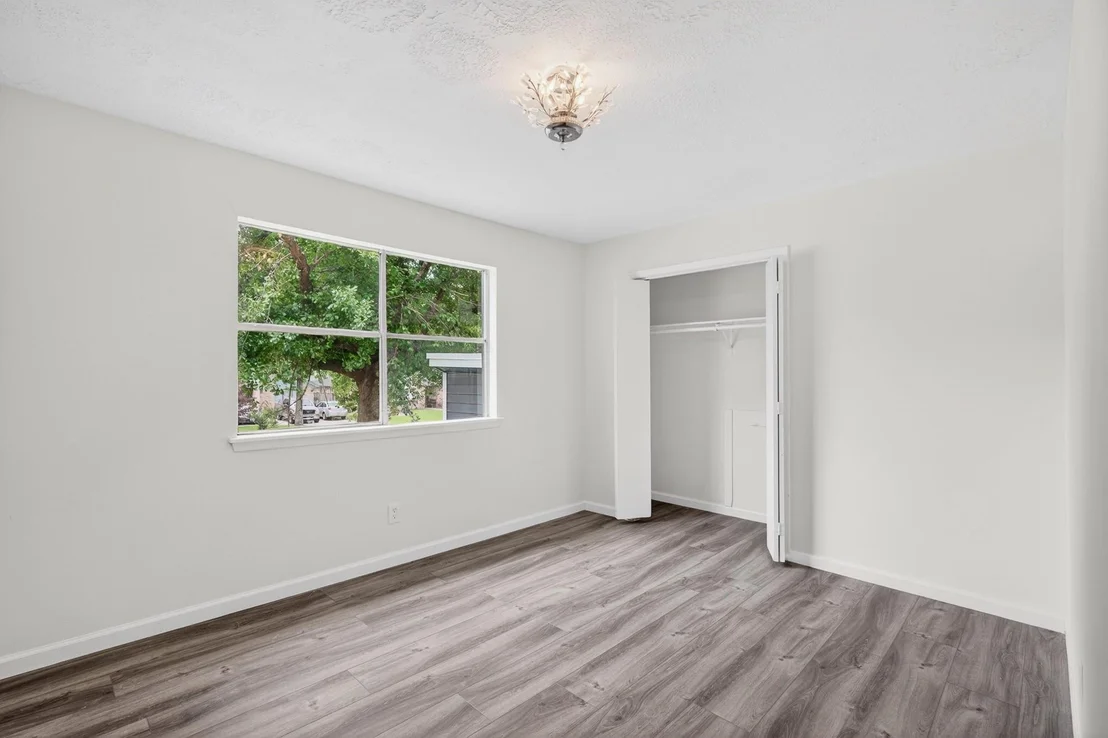 Photo of 24106 Spring Mill Lane