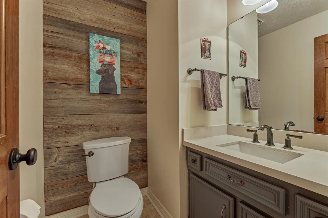Photo of 115 E Shadowpoint Circle