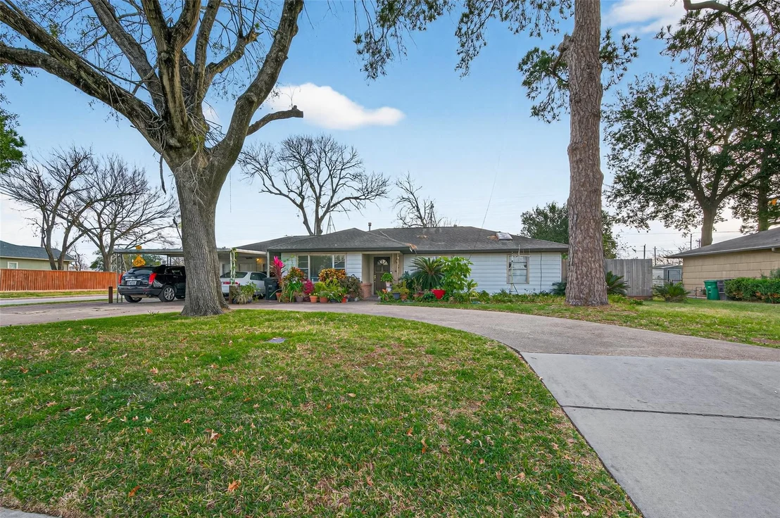 Photo of 1614 Wycliffe Drive