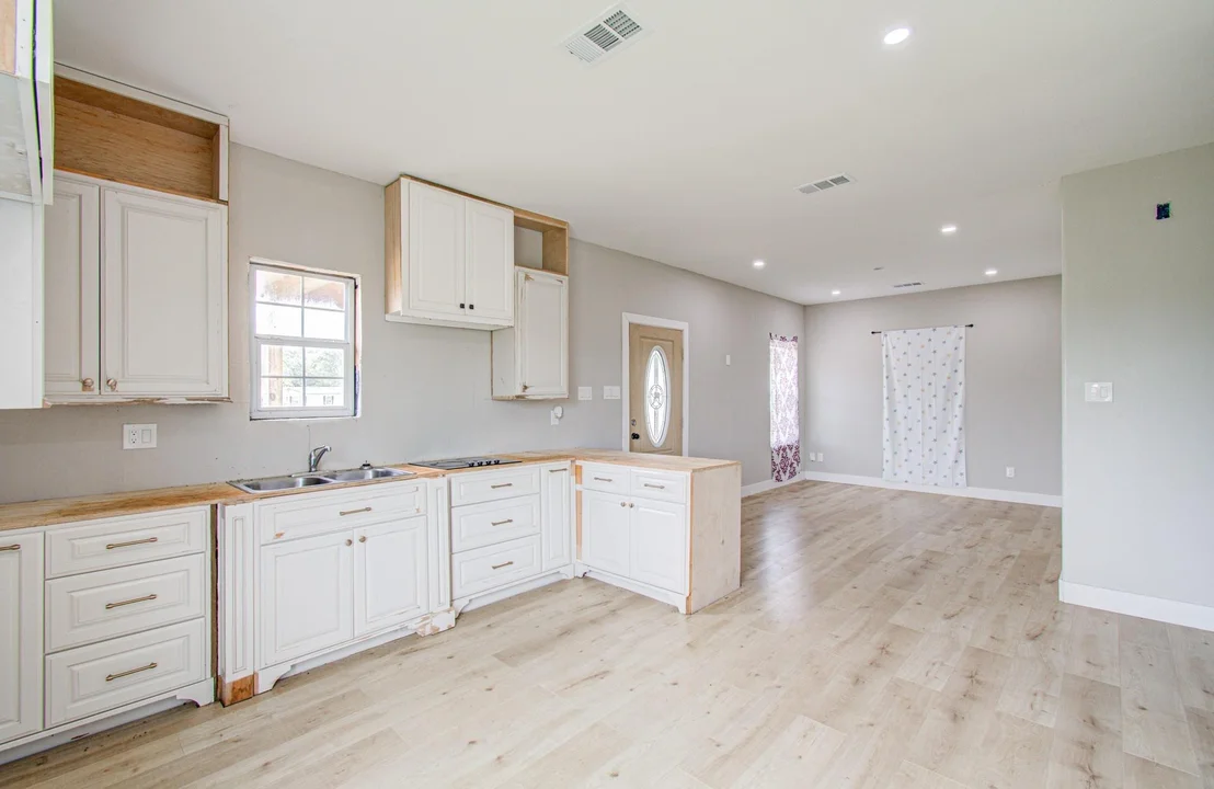 Photo of 1243 Road 5263